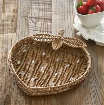 RM Rustic Rattan Love for Strawberry Tray